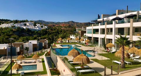 Property building, Mountain view, Pool view, Swimming pool