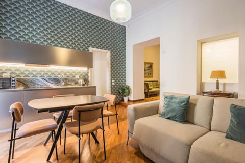 Kitchen or kitchenette, Living room, Seating area, Dining area