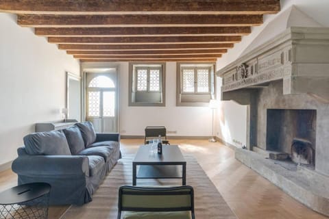 Palazzo San Giacomo Apartment in Bergamo