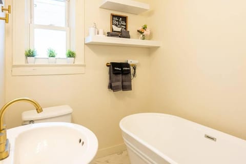 Charming Modern Farmhouse Retreat Apartment in Terre Haute