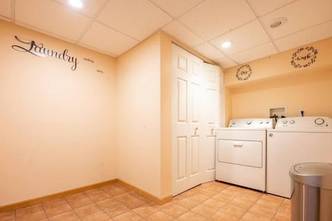 Charming Modern Farmhouse Retreat Apartment in Terre Haute