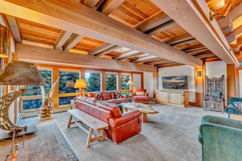 3-Level Getaway Minutes from Lake Tahoe House in Dollar Point