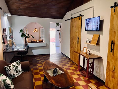 TV and multimedia, Kitchen or kitchenette, Living room