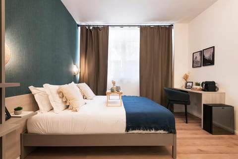 Bed, Photo of the whole room