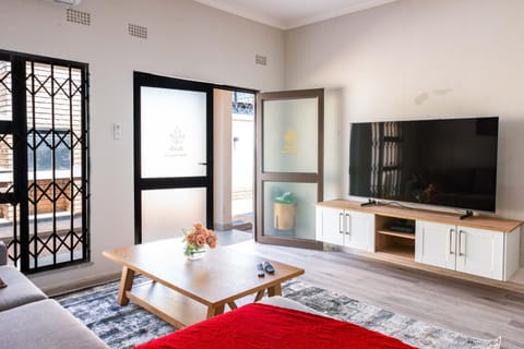 Communal lounge/ TV room, Living room