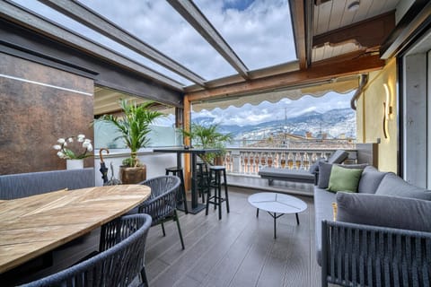 Natural landscape, View (from property/room), Balcony/Terrace, Seating area, Dining area, Mountain view