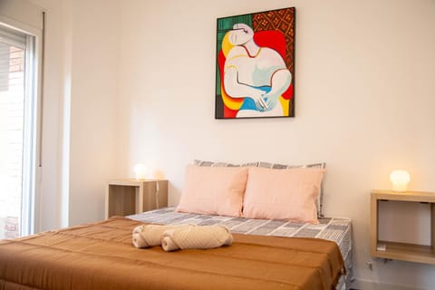 Bed, Off site, Photo of the whole room, Bedroom, internet, towels