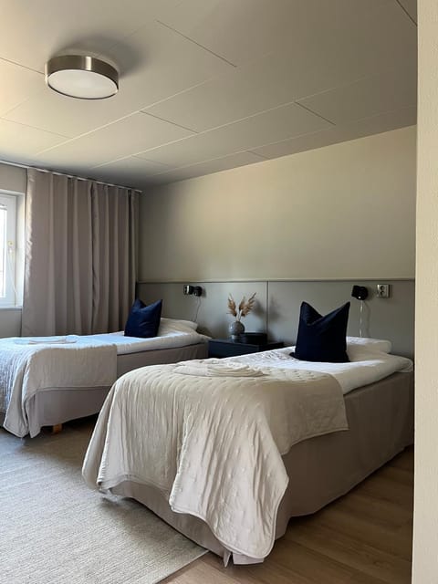 Property building, Photo of the whole room, Bedroom