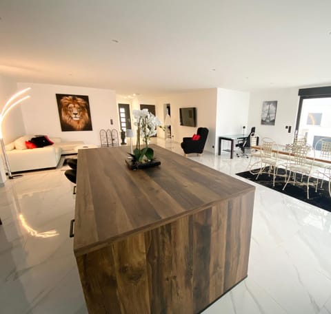 Villa Princesse neuve & grand standing ! House in Rhineland-Palatinate