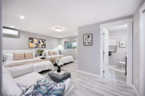 Kirkland Home with 2 Queen Beds - Totem Lake Village House in Kirkland