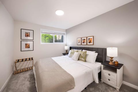 Bruce Lee 1BR Condo Brand New in Queen Anne Apartment in South Lake Union