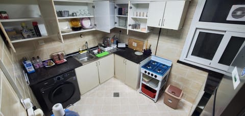 Coffee/tea facilities, Kitchen or kitchenette, stove, toaster, dryer