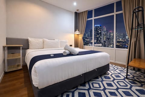 Bed, Photo of the whole room, City view