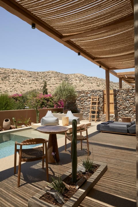 Balcony/Terrace, Swimming pool