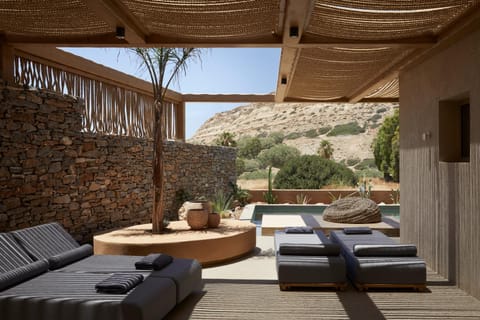 Mountain view, Pool view, Swimming pool