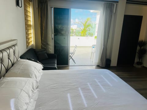 Bed, Balcony/Terrace, Seating area