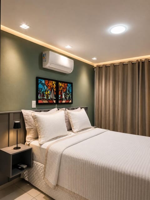 Bed, Photo of the whole room, Bedroom, air conditioner