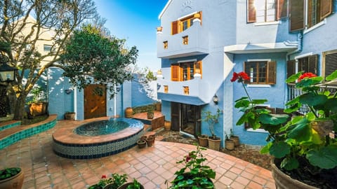 Property building, Facade/entrance, Garden view