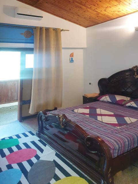 Bed, Photo of the whole room, Bedroom, air conditioner