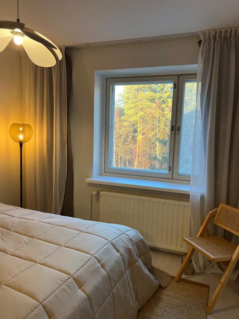 Bed, View (from property/room), Inner courtyard view