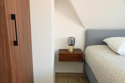 Bed, Bedroom, wardrobe