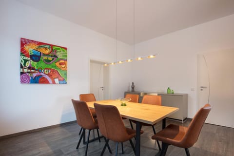 Dining area, kitchen