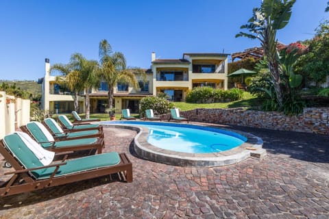 Property building, Garden, Garden view, Swimming pool