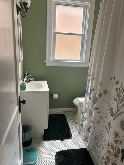Charming 1 BR Apt 6 miles from Downtown! Apartment in Cincinnati