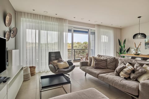 TV and multimedia, Seating area
