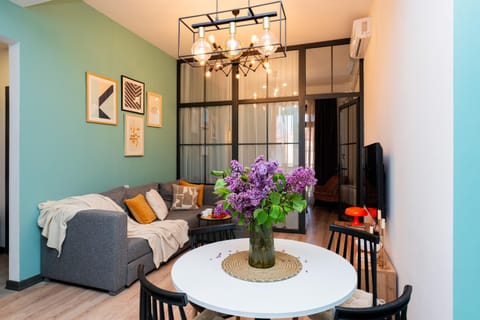 TV and multimedia, Living room, Dining area