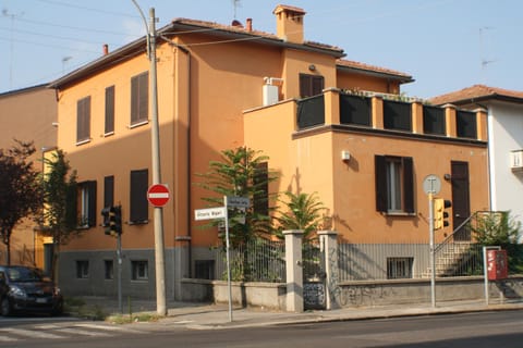 Facade/entrance, On site