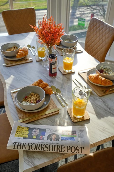Food and drinks, Dining area