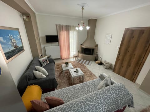 Communal lounge/ TV room, fireplace
