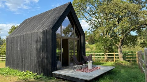 Property building, Day, Garden, Garden view