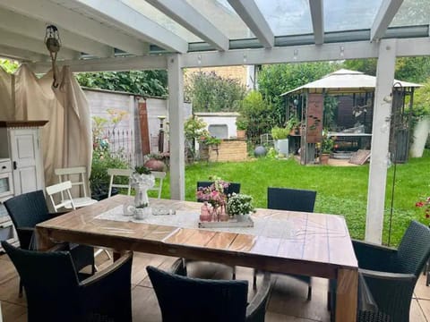 Garden, Balcony/Terrace