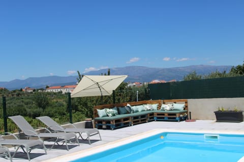 Balcony/Terrace, Swimming pool