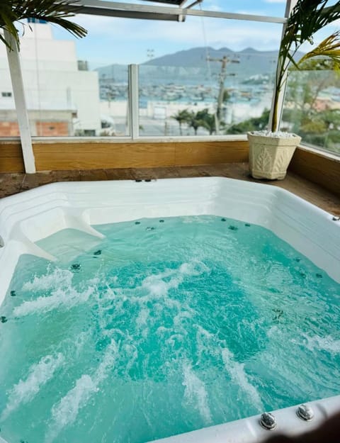 Hot Tub, Pool view
