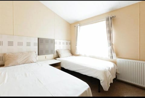 Cousins beach house Three bedroom lodge St Minver House in England