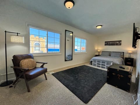 City Experience in the Heart of Downtown Berkley Apartment in Berkley