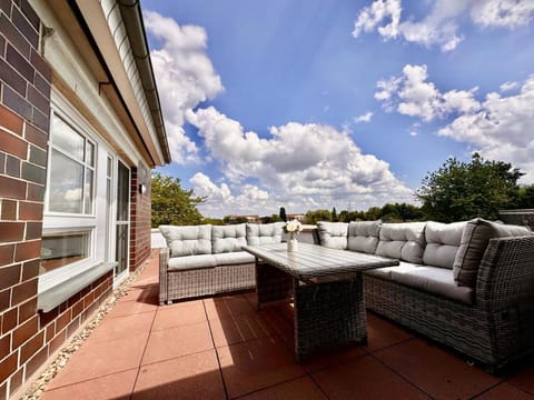 Property building, Balcony/Terrace