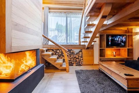 Communal lounge/ TV room, TV and multimedia, Living room, Seating area, Evening entertainment, fireplace