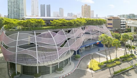Property building, Day