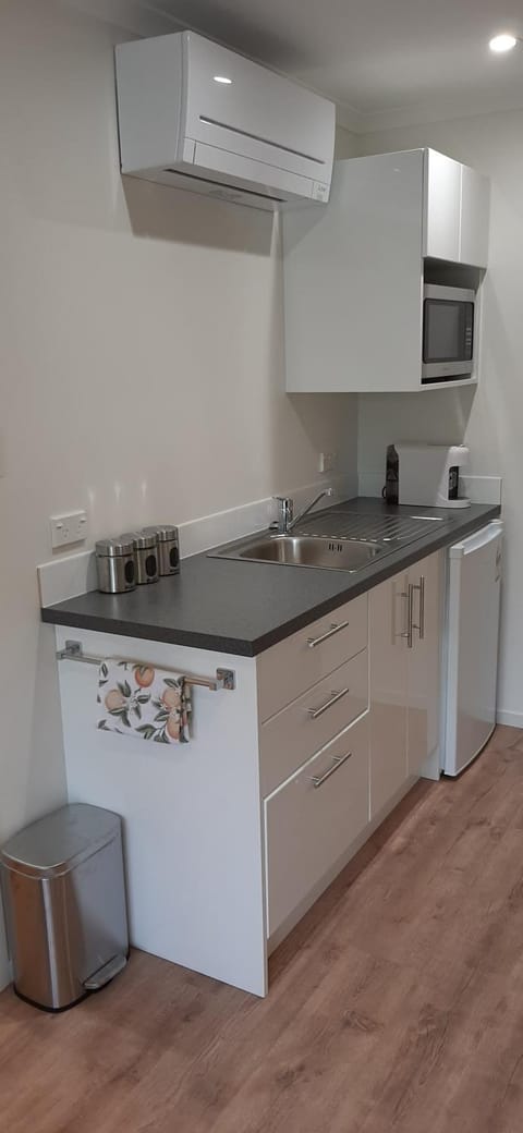 Kitchen or kitchenette, heating