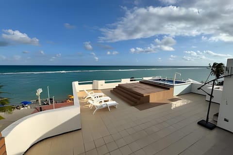 Bird's eye view, Pool view