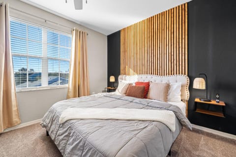 Modern 3BR2BA Pools, Gym Near Airport #5 Apartment in Westchase