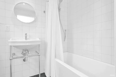 Charming East Van Home Near DT and Commercial St House in Vancouver