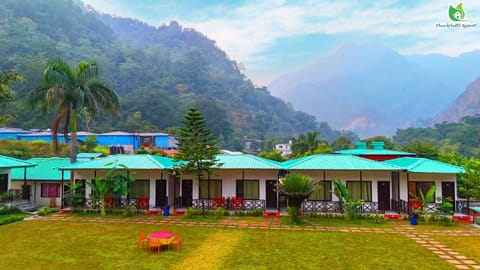 Property building, Day, Garden, Garden view, Mountain view