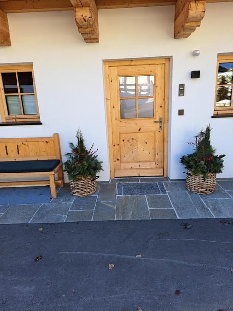 Facade/entrance, Internal: Not applicable to any particular room