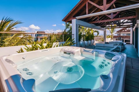 Hot Tub, Hot Tub, Balcony/Terrace, Swimming pool