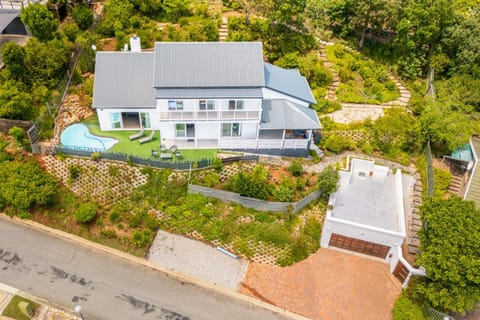 Property building, Bird's eye view, Garden, Garden view